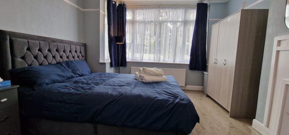 Bed, Bedroom, wardrobe