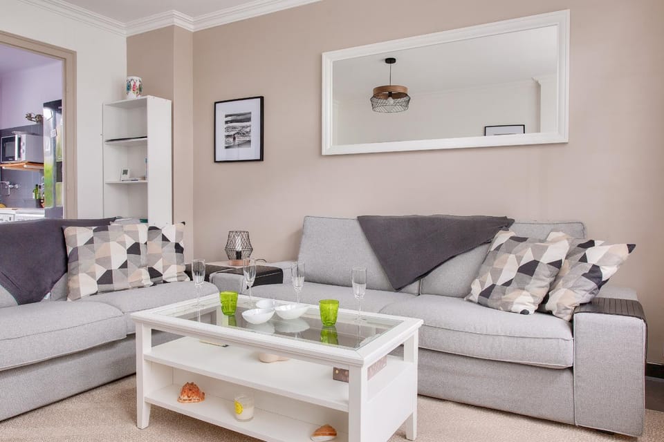 Communal lounge/ TV room, Living room