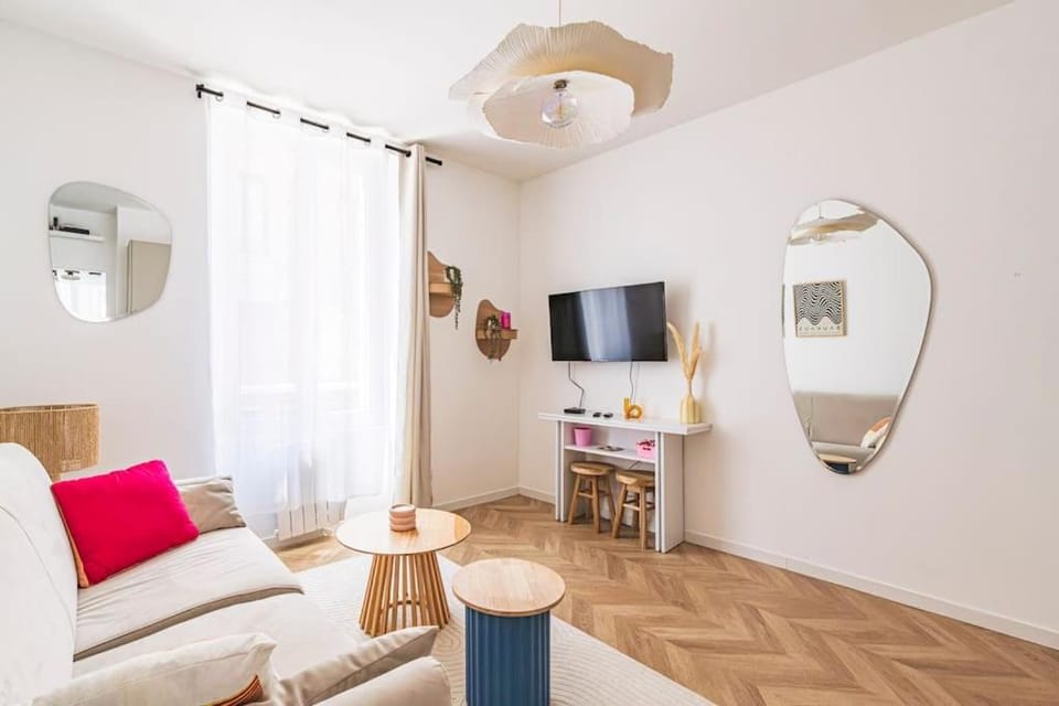 L Envolé - Jacuzzi - Proche Gare et Centre ville Apartment in Grand Est