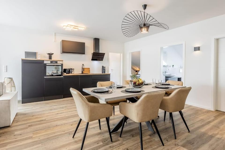 Sky Penthouse 07 I Aufzug I TV I Terrasse I BBQ Apartment in Hamm