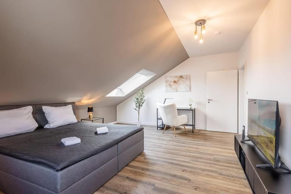 Sky Penthouse 07 I Aufzug I TV I Terrasse I BBQ Apartment in Hamm
