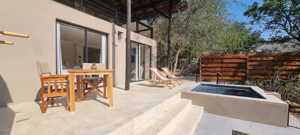Balcony/Terrace, Pool view, Swimming pool