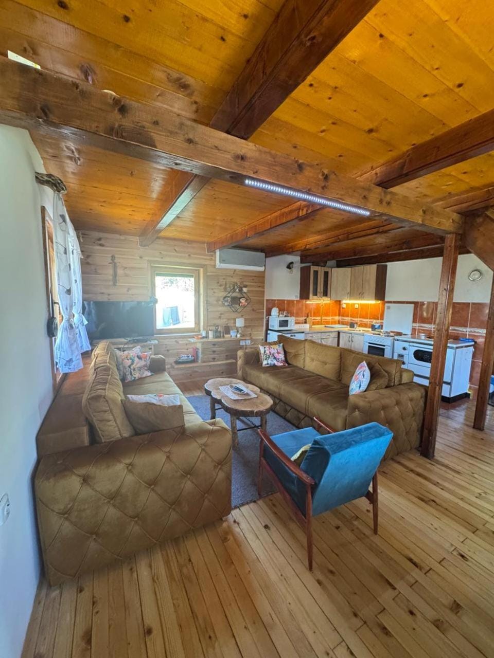 Cozy home under mountain Chalet in Montenegro