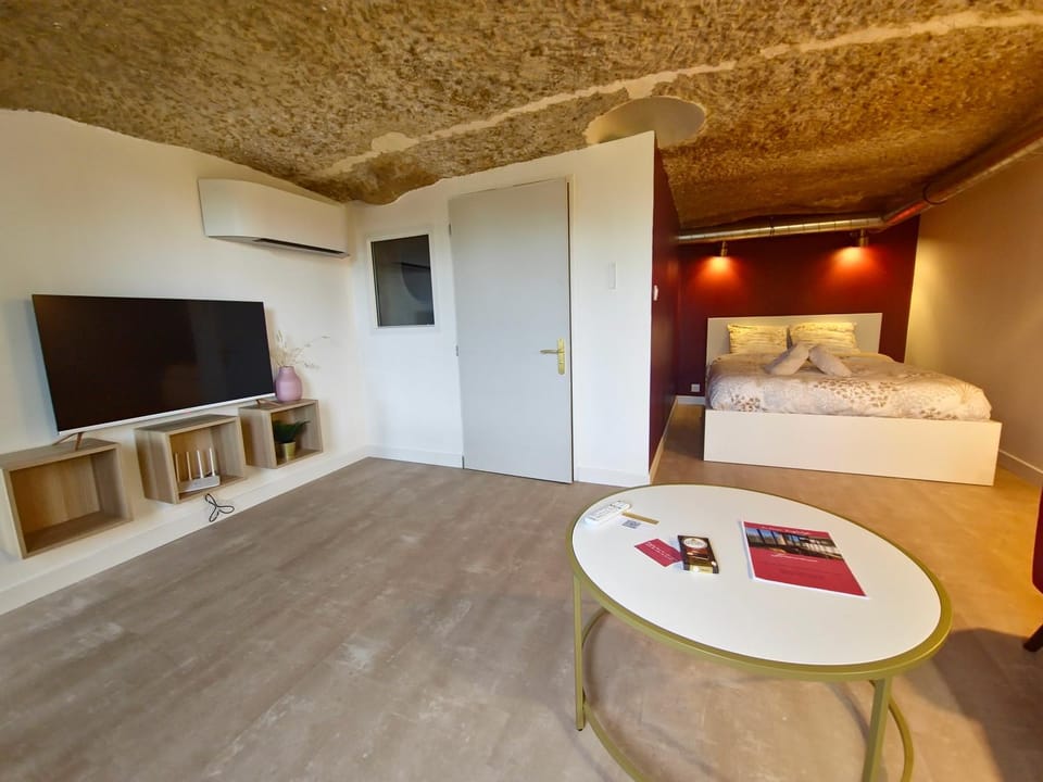 Communal lounge/ TV room, TV and multimedia