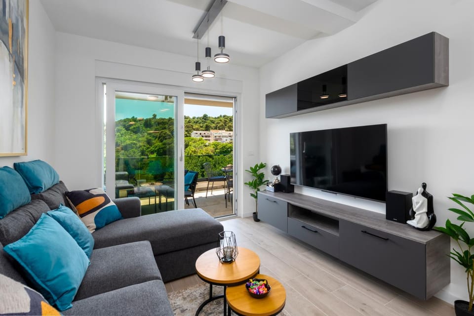 TV and multimedia, Living room, Seating area
