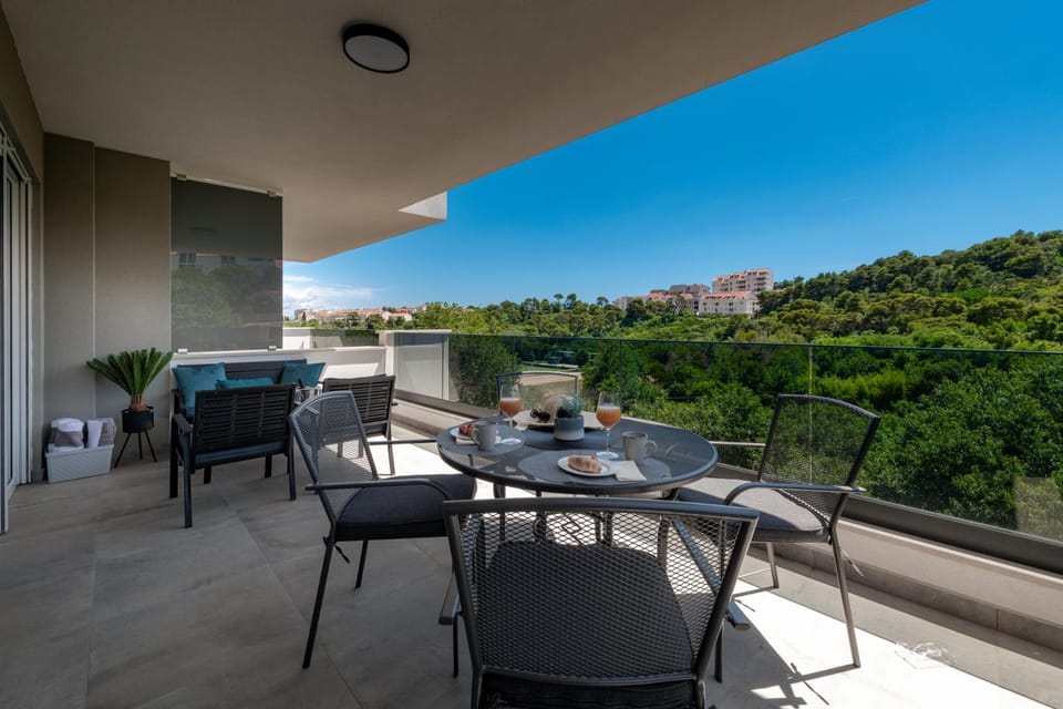 Day, Balcony/Terrace, Seating area
