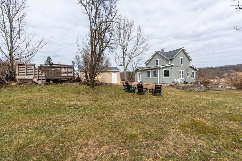 Hillcrest Cottage - Charming Cottage with hot tub and view! House in Pennsylvania