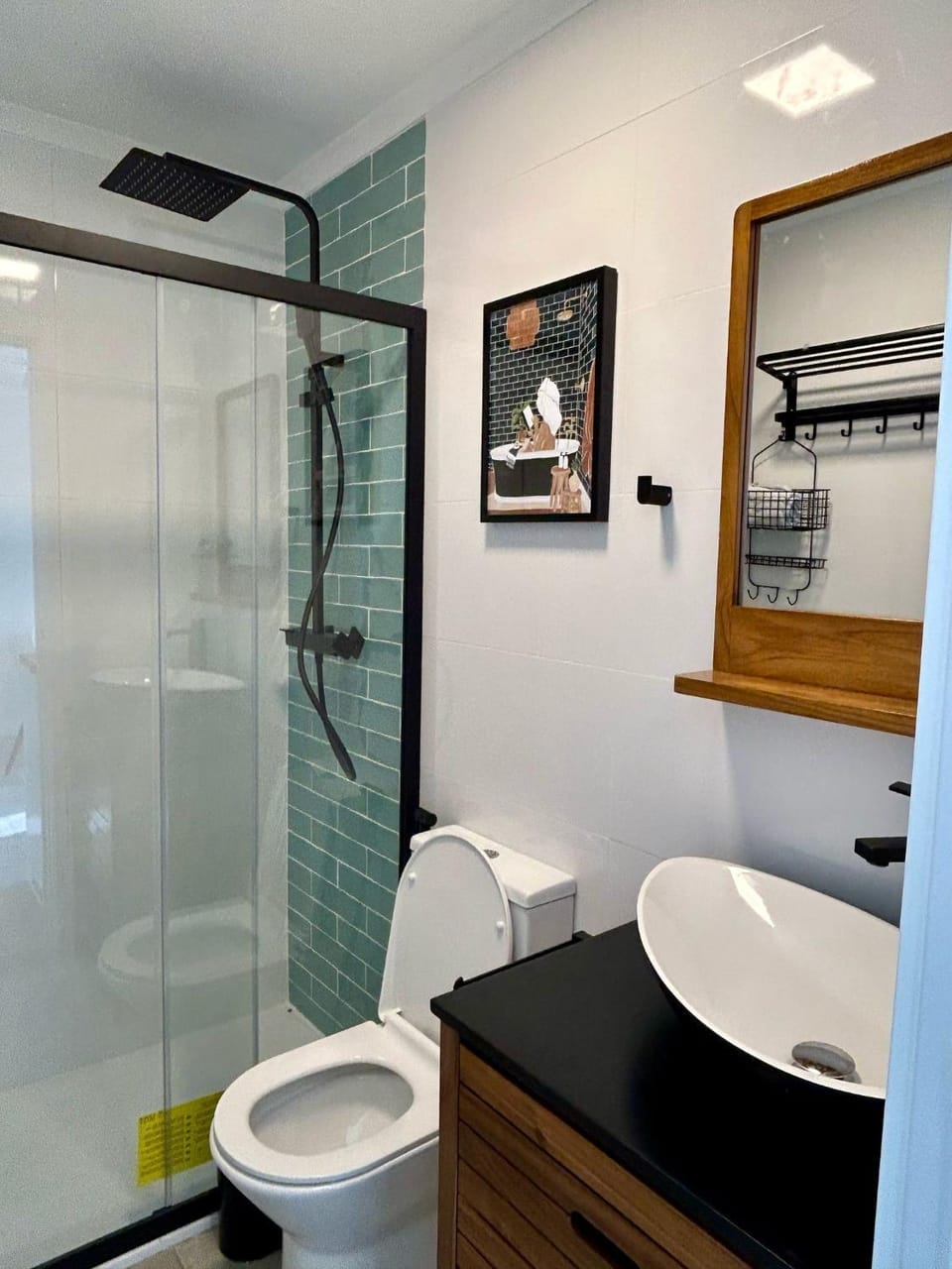 Shower, Toilet