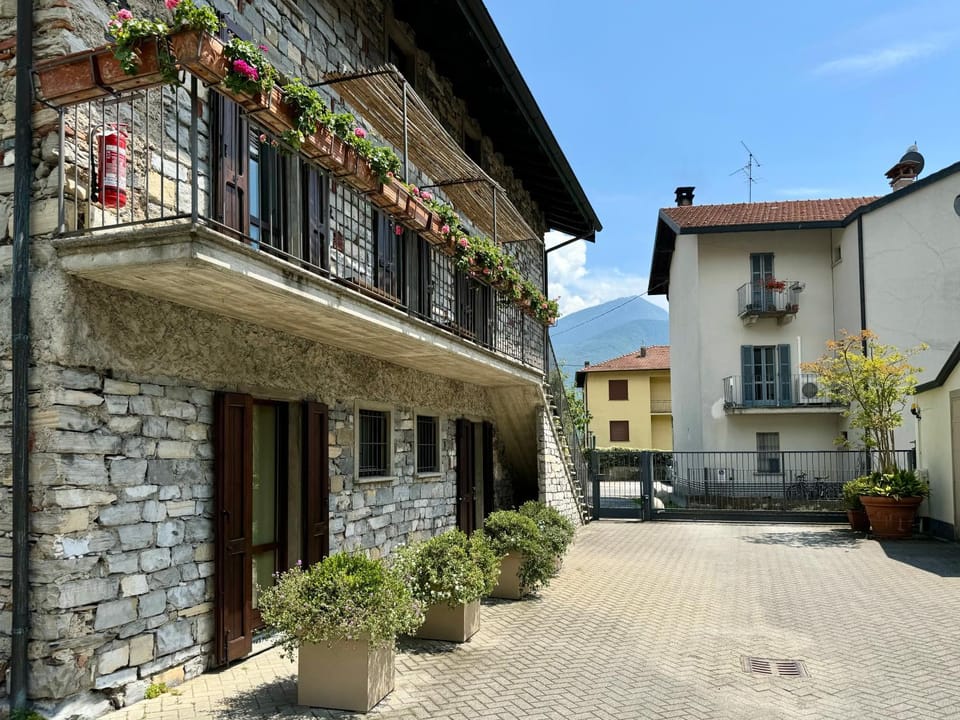 Ibiscus lago di Como Apartment in Dongo