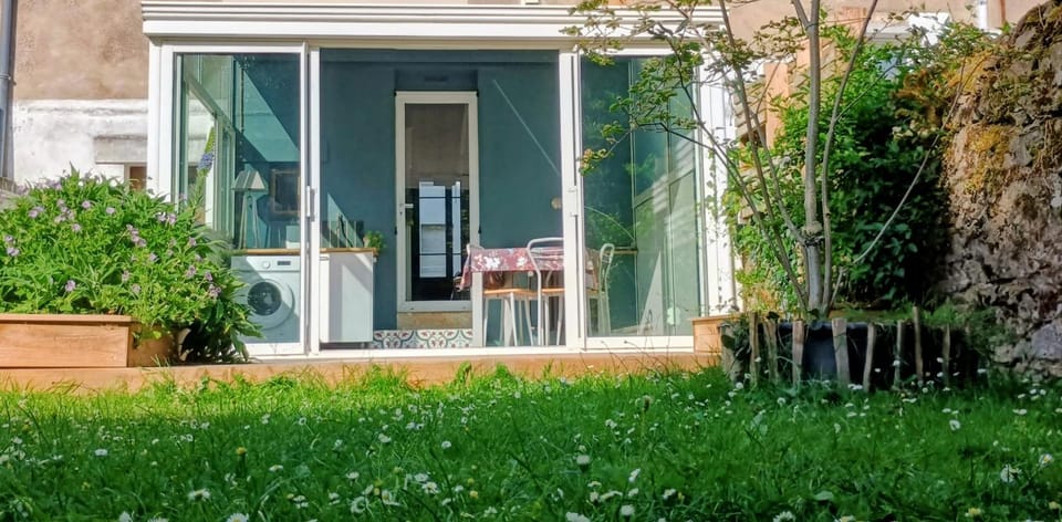 Appart rez-de-jardin proche gare Apartment in Nantes