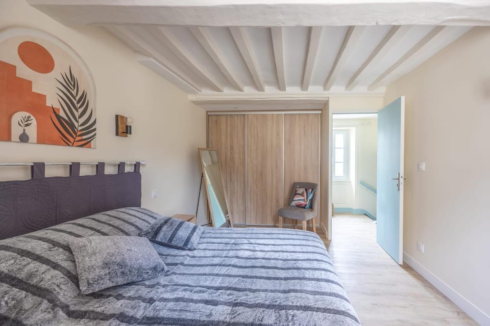 Bed, Photo of the whole room, Bedroom, wardrobe