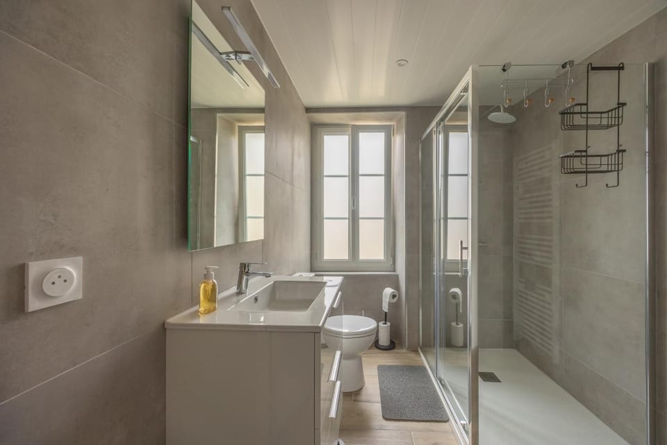 Shower, Toilet, Bathroom