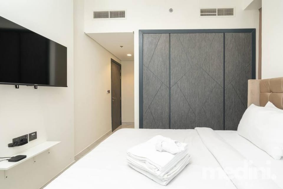 150Mbps WiFi · 2BR · Private Pool Apartment in Dubai