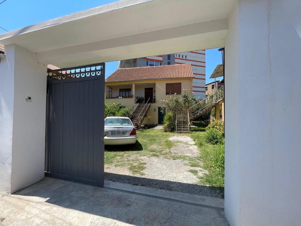 Hysa Guest House Apartment in Montenegro