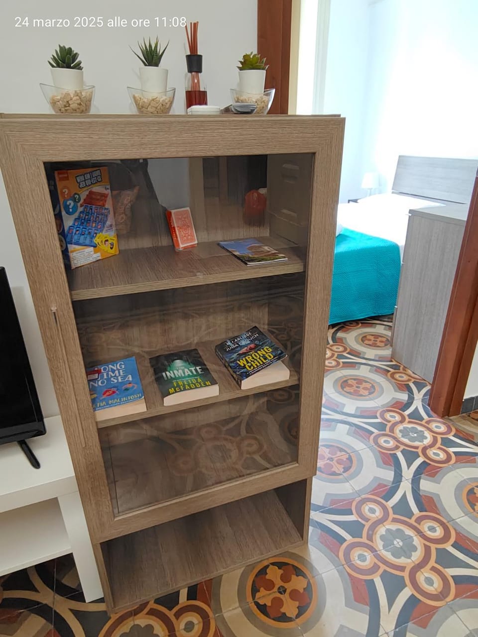 Library, wardrobe