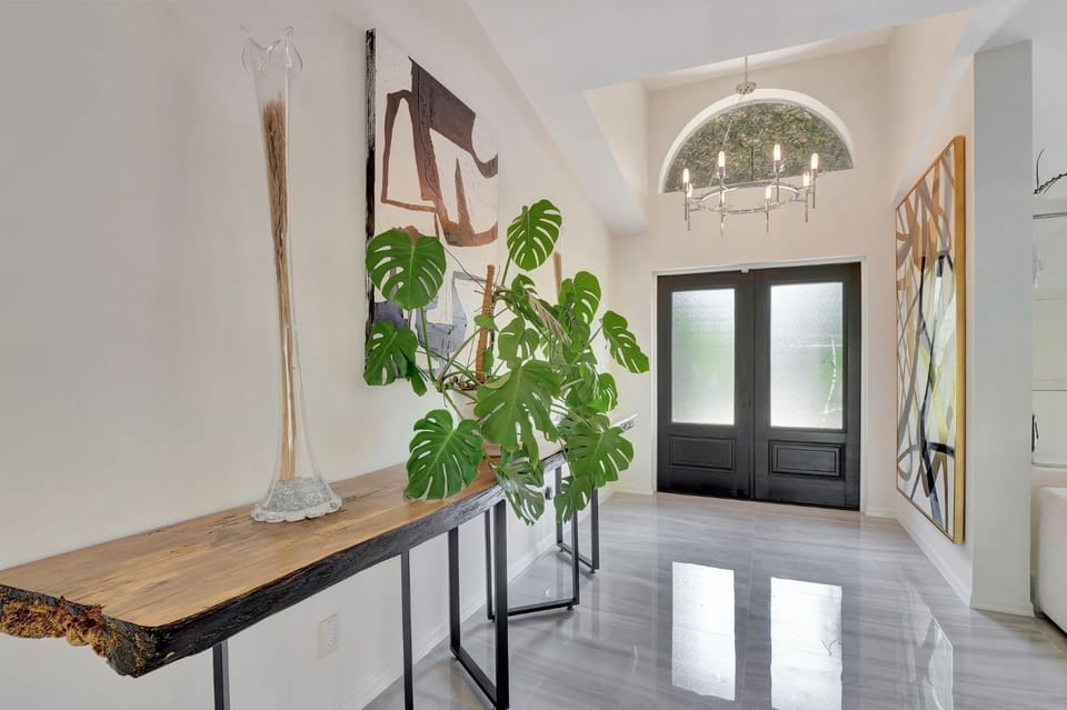 Privacy Pool Gulf Access and Luxury House in Bonita Springs