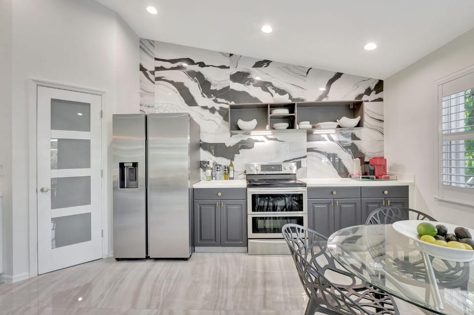 Privacy Pool Gulf Access and Luxury House in Bonita Springs