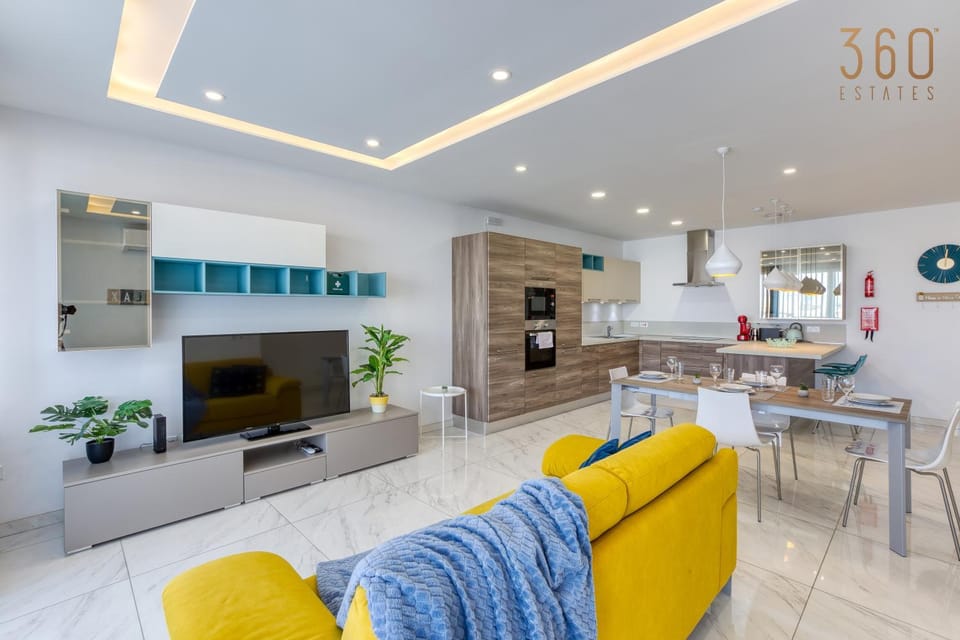 Communal lounge/ TV room, TV and multimedia, Kitchen or kitchenette, Living room, Seating area, Dining area, Evening entertainment, minibar, pet friendly