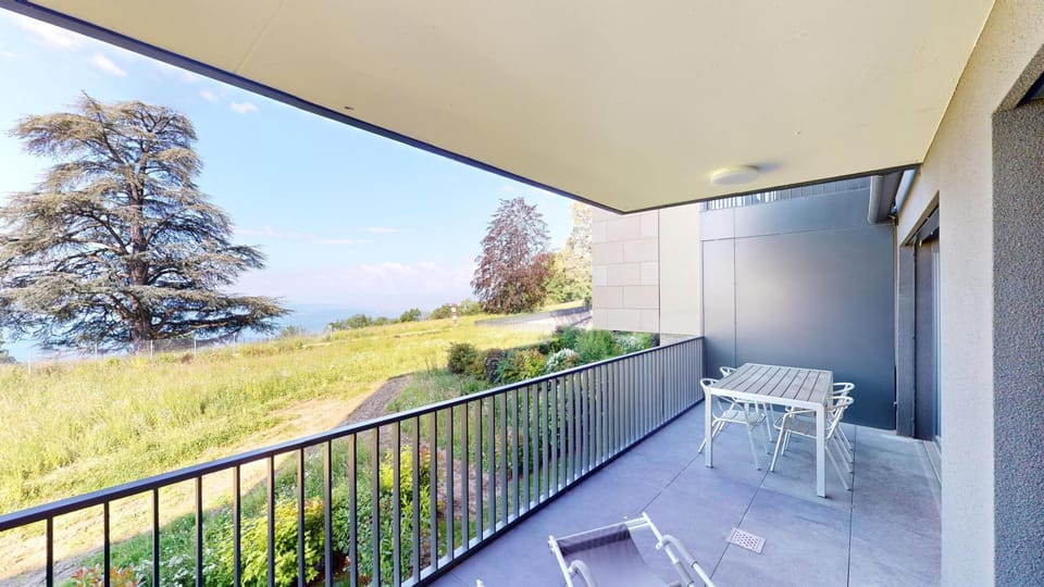 Natural landscape, Balcony/Terrace, Lake view