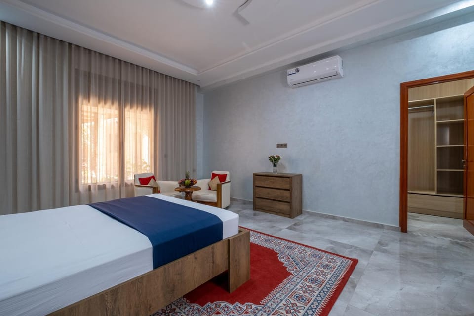 Bed, Photo of the whole room