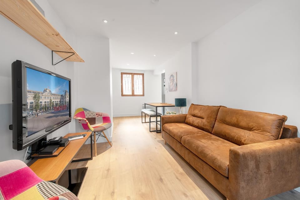 TV and multimedia, Living room, Dining area, Evening entertainment