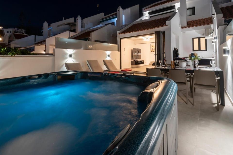 Modern 3 Bedroom Villa with Hot Tub in Costa Adeje Villa in Costa Adeje