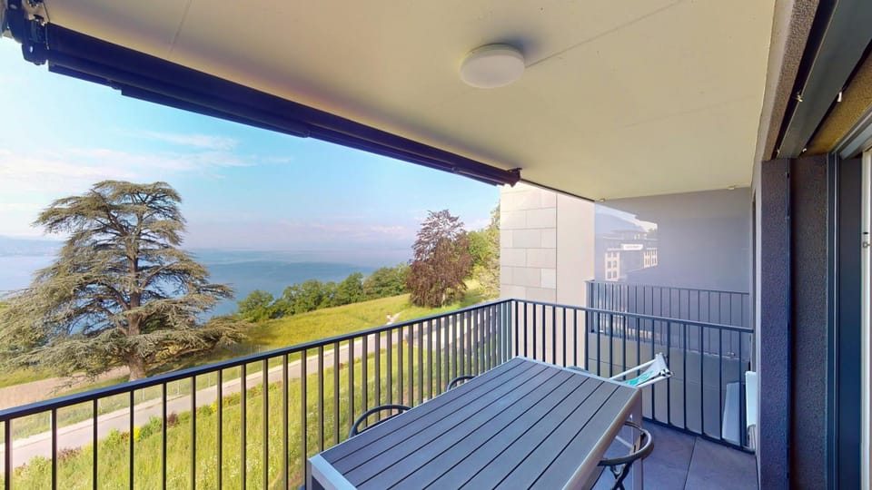 Natural landscape, Balcony/Terrace, Lake view