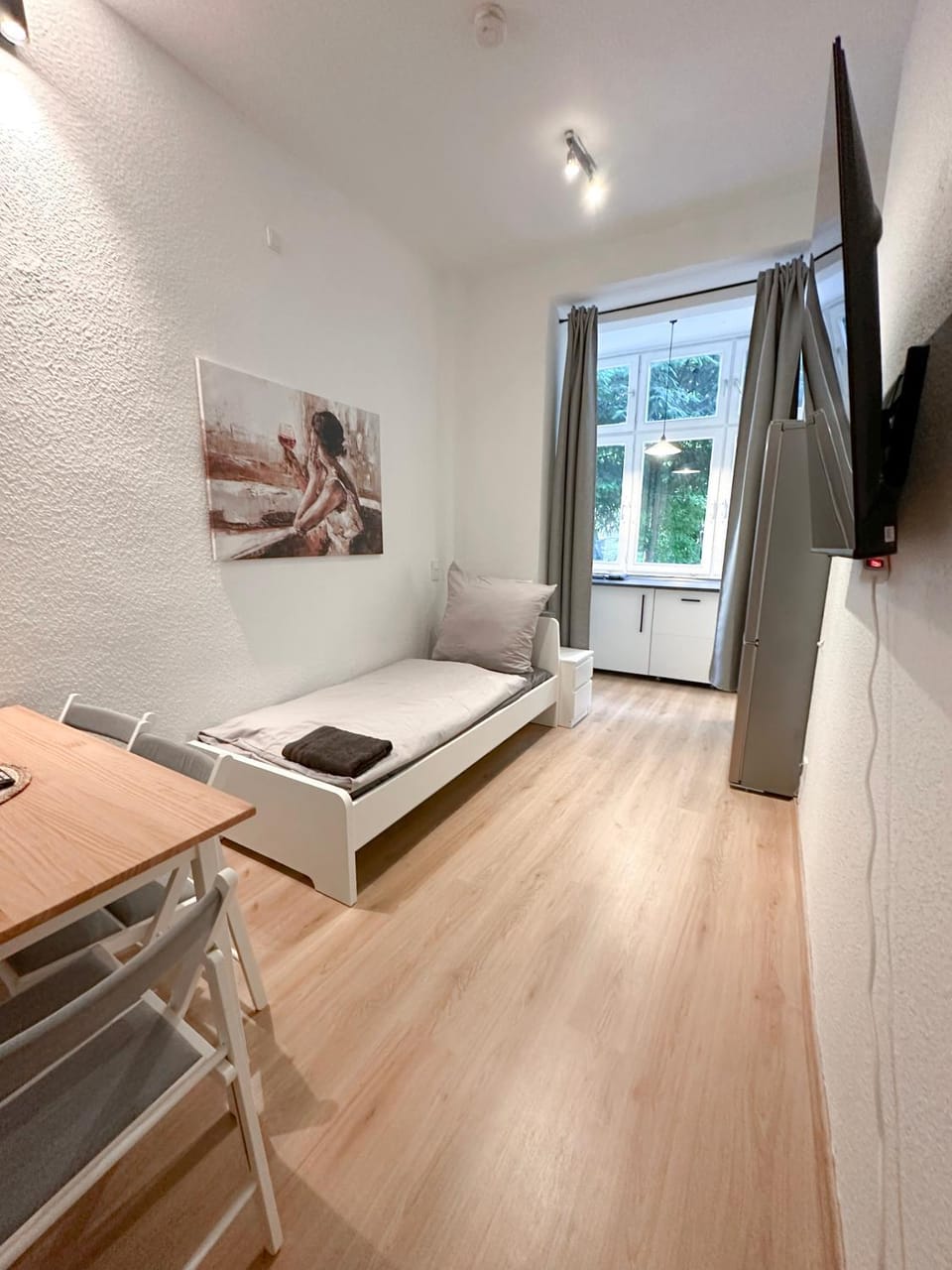 Communal lounge/ TV room, Bed
