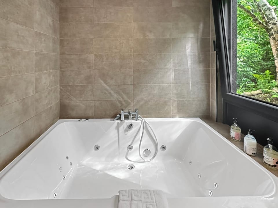 Bathroom, Spa and wellness centre/facilities, Bath