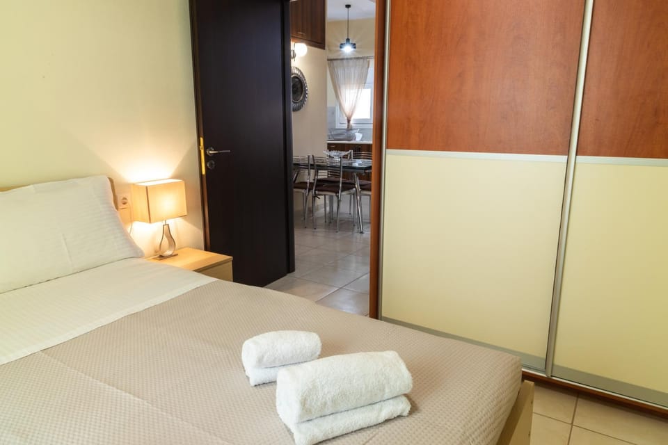 Bed, Photo of the whole room, Bedroom, towels, wardrobe