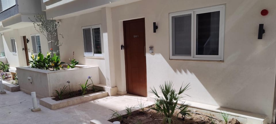 Property building, Patio, Garden