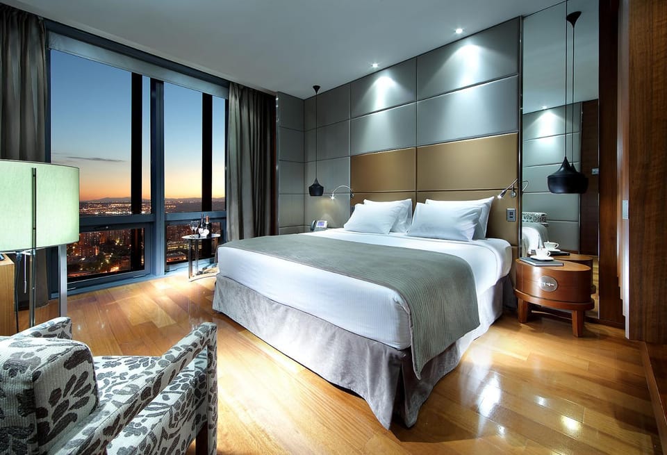 Bed, View (from property/room), Photo of the whole room, Decorative detail, Bedroom