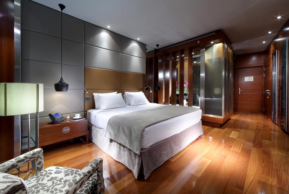 Bed, Photo of the whole room, Decorative detail, Bedroom