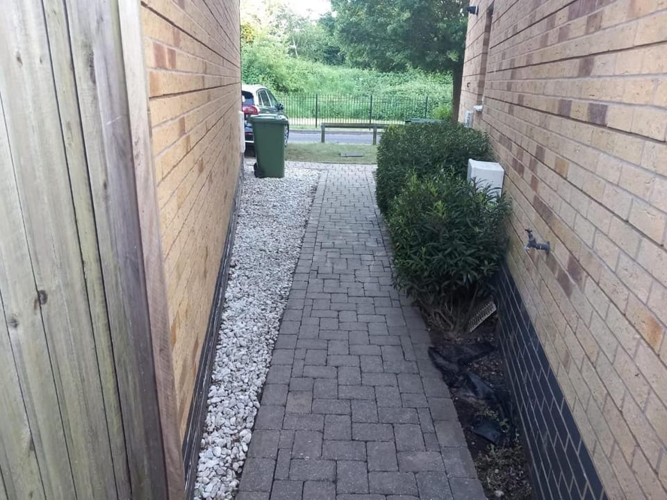 Cosy 1-Bed Studio in Northolt perfect to unwind Apartment in Southall