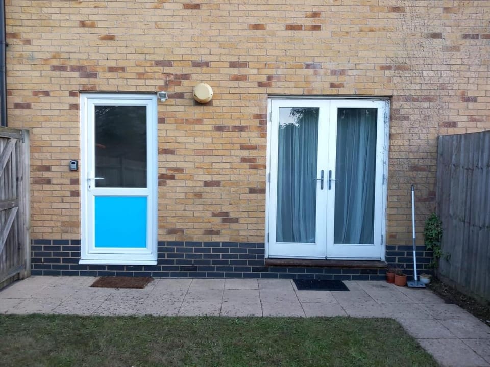 Cosy 1-Bed Studio in Northolt perfect to unwind Apartment in Southall