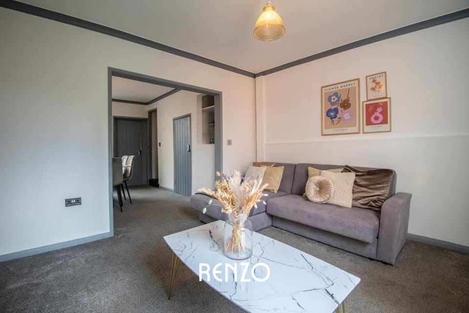 Living room, Photo of the whole room, Seating area