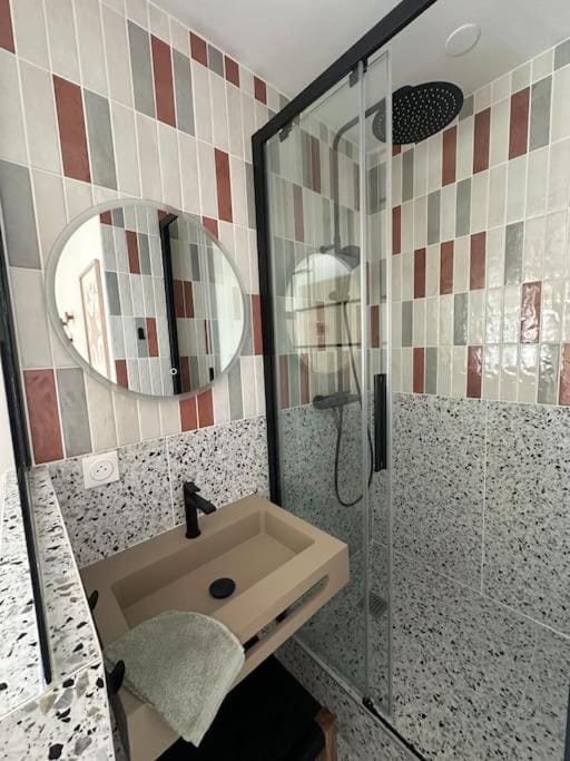 Shower, Bathroom