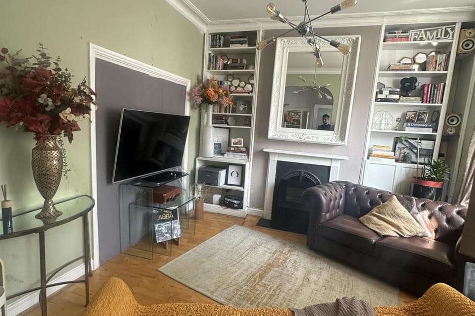 House - Sleeps 4 - Garden - Pets Ok - Parking House in London Borough of Southwark