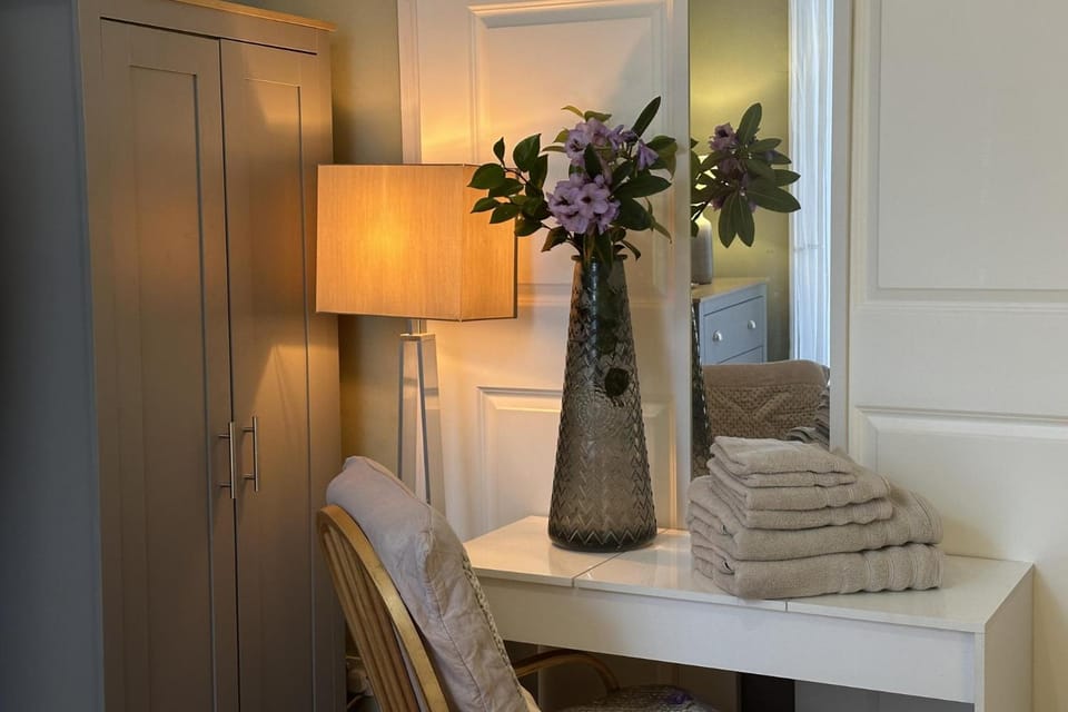 House - Sleeps 4 - Garden - Pets Ok - Parking House in London Borough of Southwark