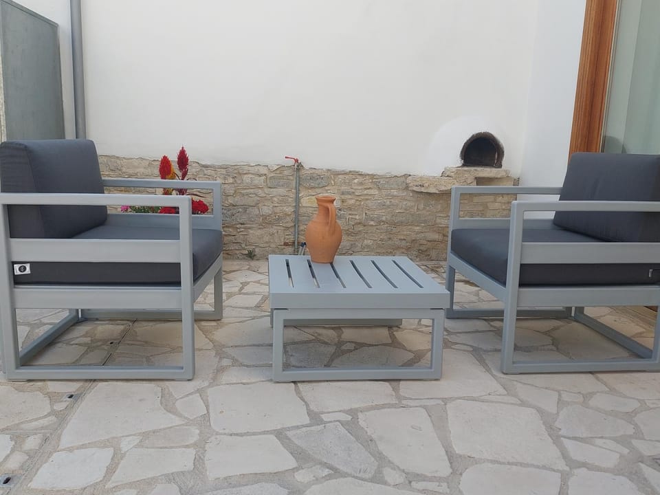 Property building, Garden, Seating area