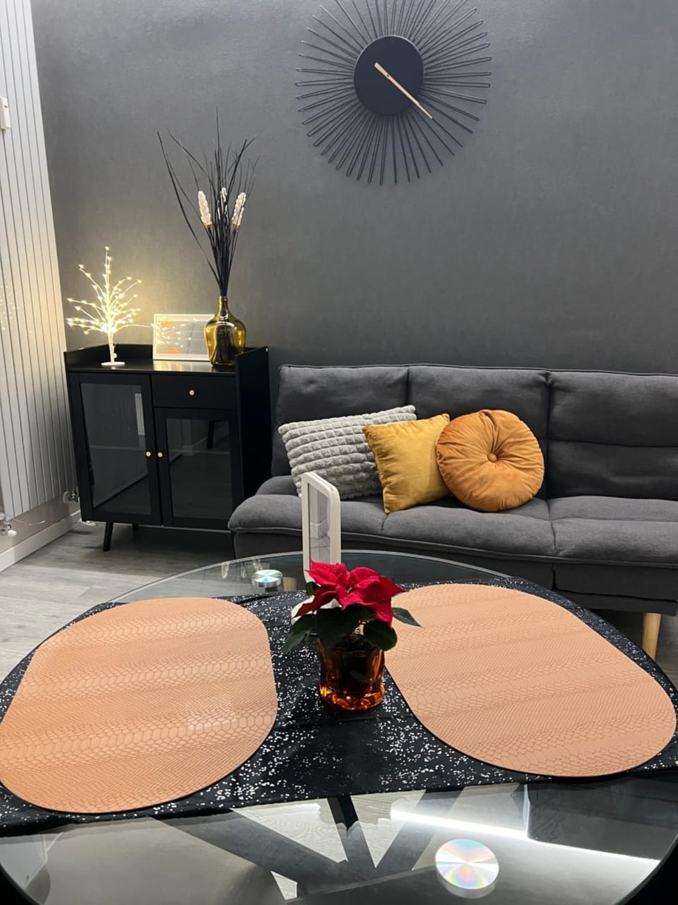 Living room, Dining area