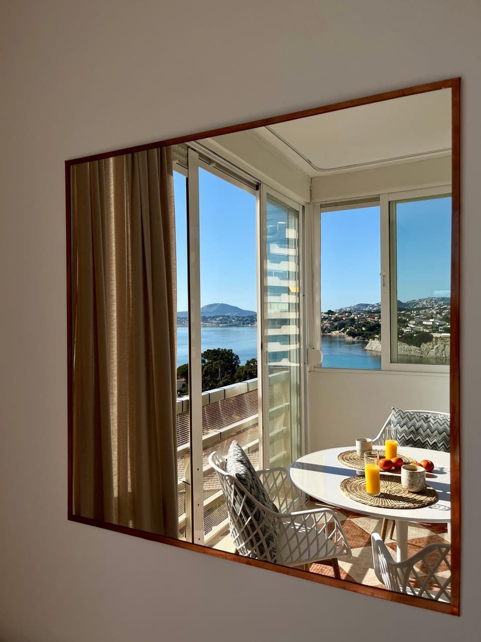 Day, View (from property/room), Dining area, Sea view