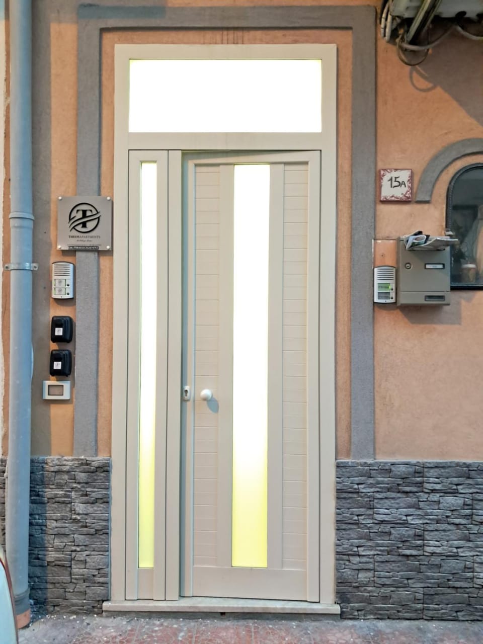 Facade/entrance