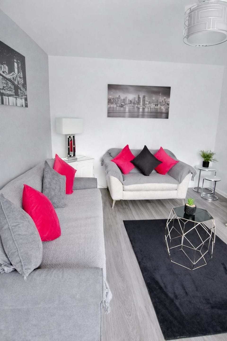 That's Amore House 3 bedroom house with parking walking distance to Sandbach town House in England