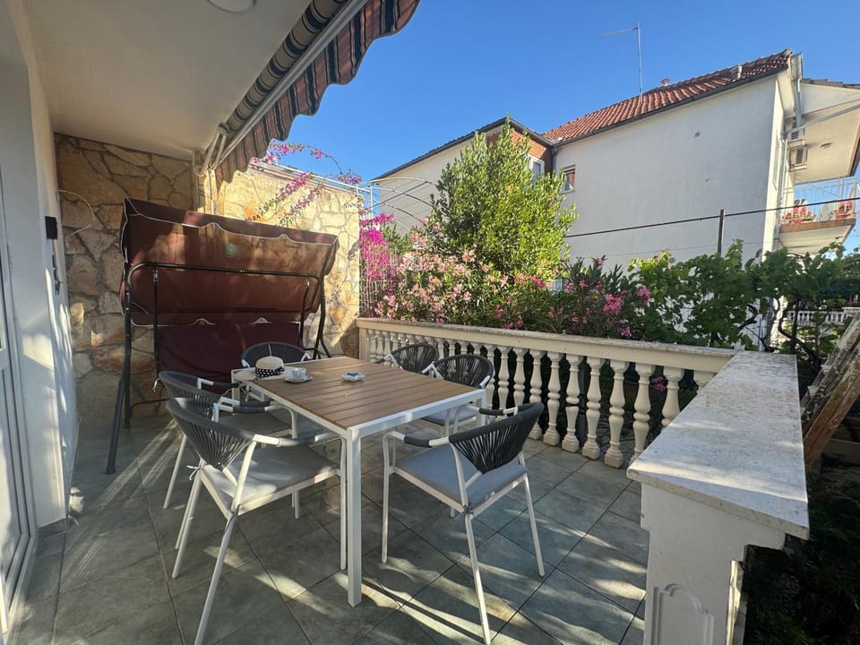 Patio, Day, View (from property/room), Balcony/Terrace, Dining area