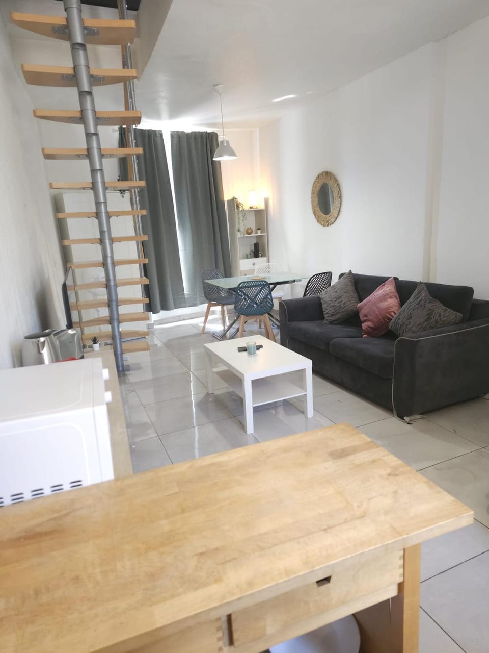 Living room, Seating area, Dining area
