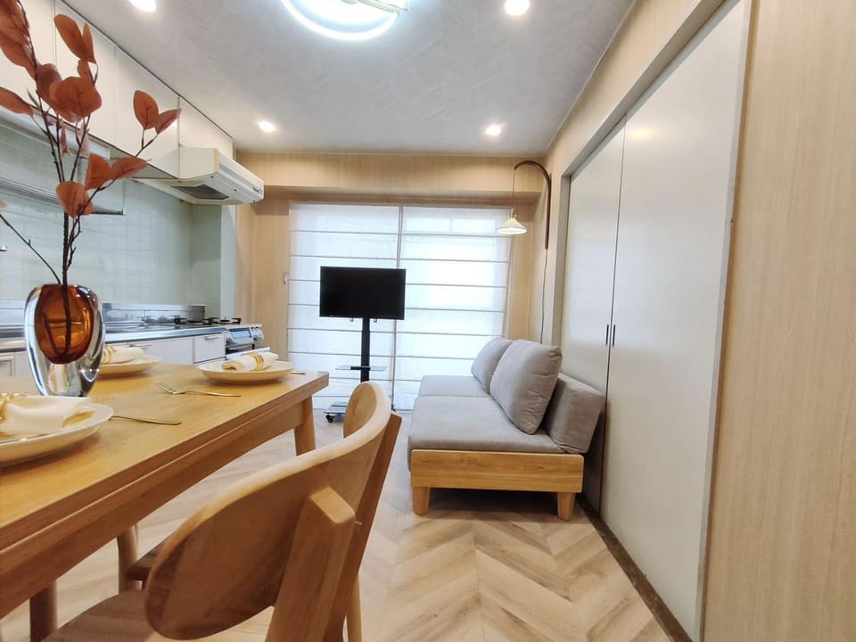 TV and multimedia, Seating area, Dining area