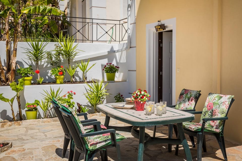 Balcony/Terrace, Seating area, Inner courtyard view