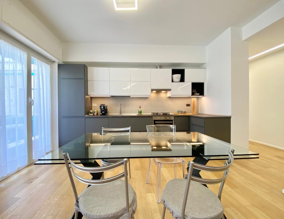 Kitchen or kitchenette, Living room, Dining area