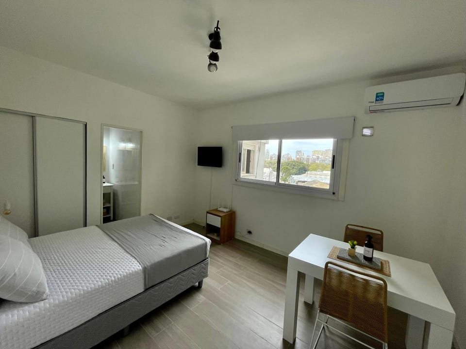 Bed, TV and multimedia, Bedroom, air conditioner